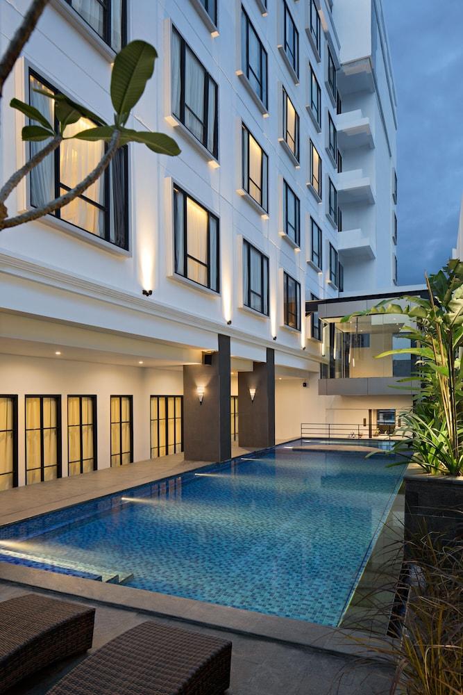 Sutasoma Hotel Jakarta Exterior foto
